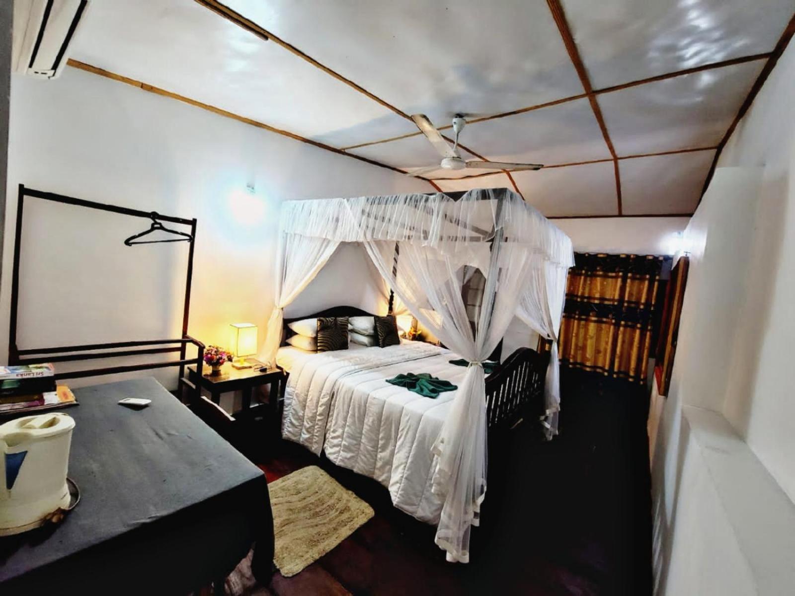 Villa Blue Ocean Mirissa Bagian luar foto