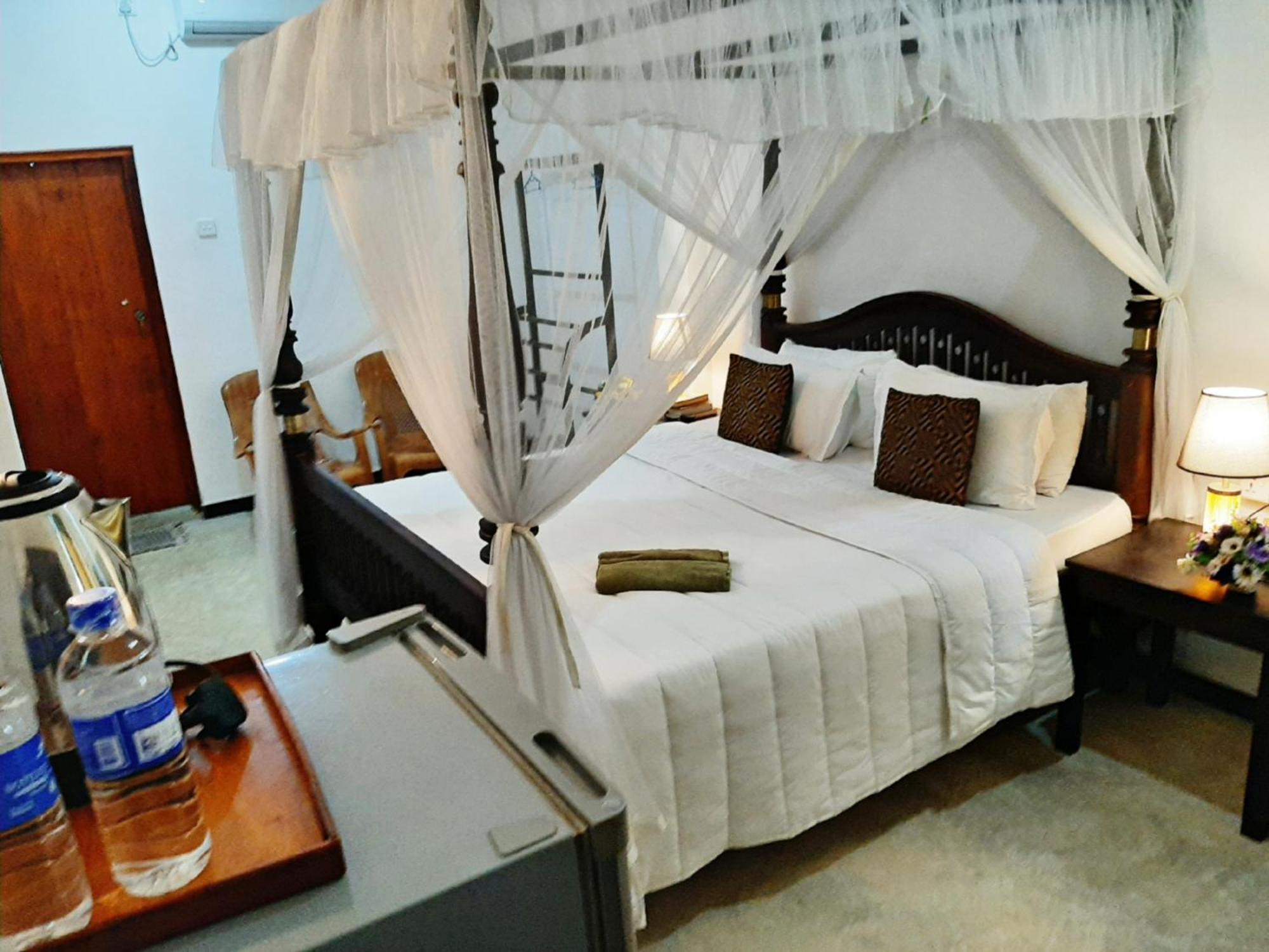 Villa Blue Ocean Mirissa Bagian luar foto