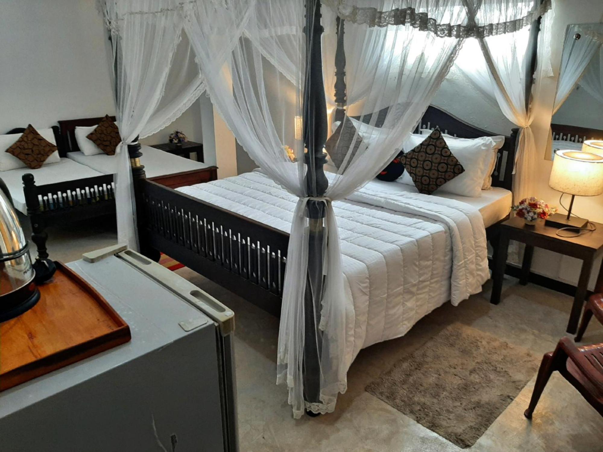 Villa Blue Ocean Mirissa Bagian luar foto