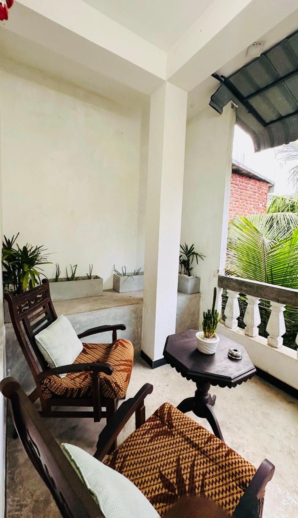 Villa Blue Ocean Mirissa Bagian luar foto