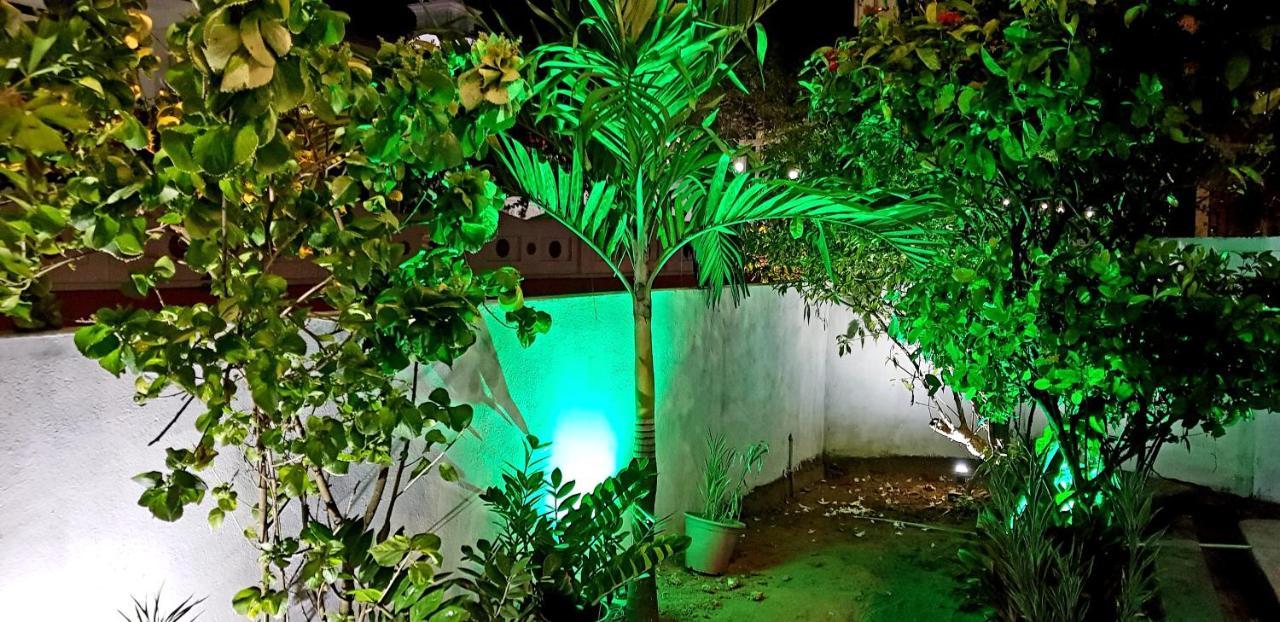 Villa Blue Ocean Mirissa Bagian luar foto